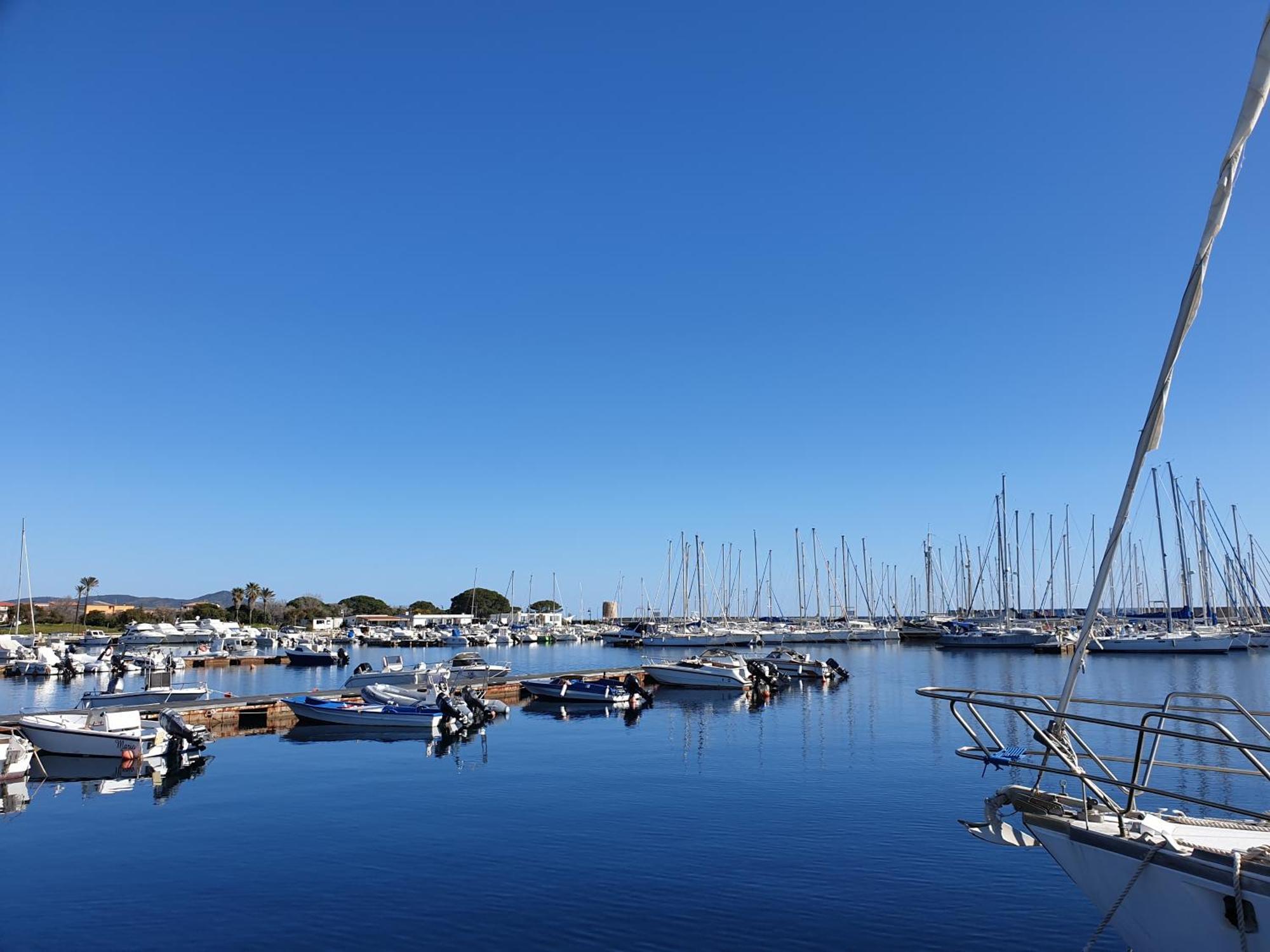 Le Residenze Blu Sardinia Aparthotel La Caletta Exteriör bild
