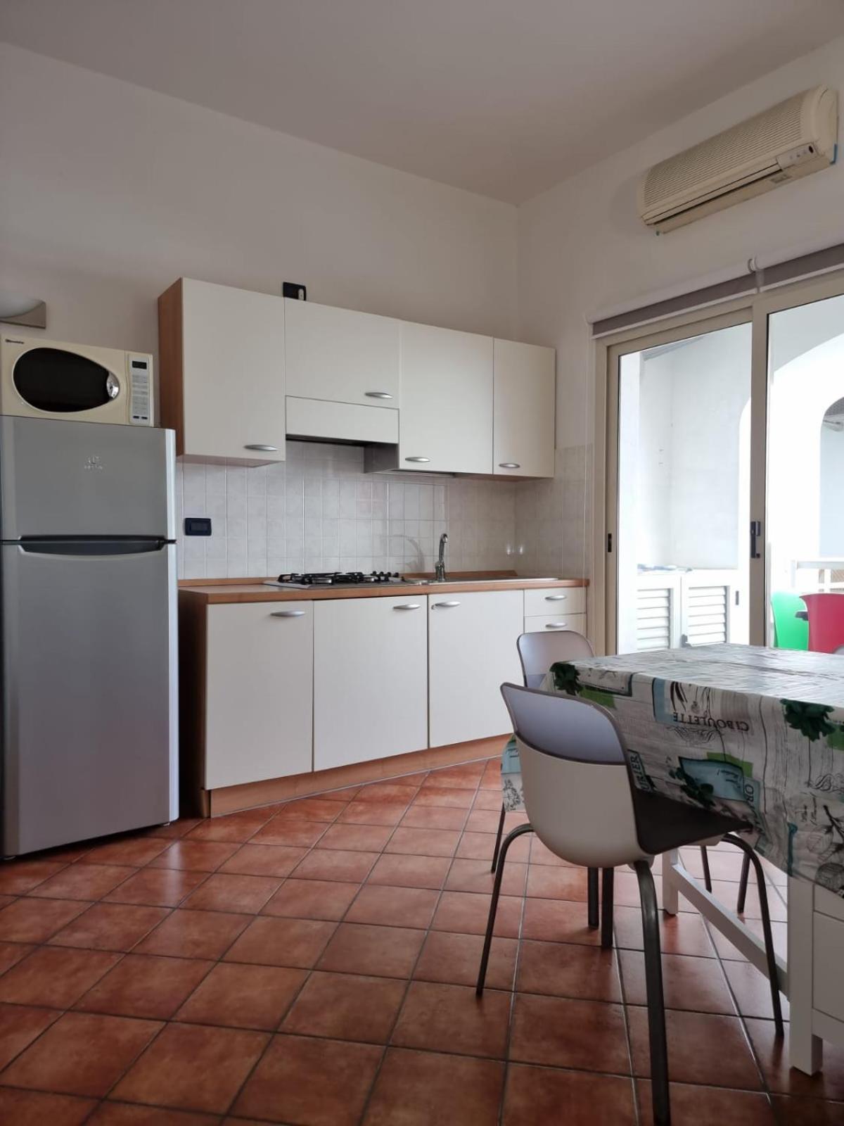 Le Residenze Blu Sardinia Aparthotel La Caletta Exteriör bild