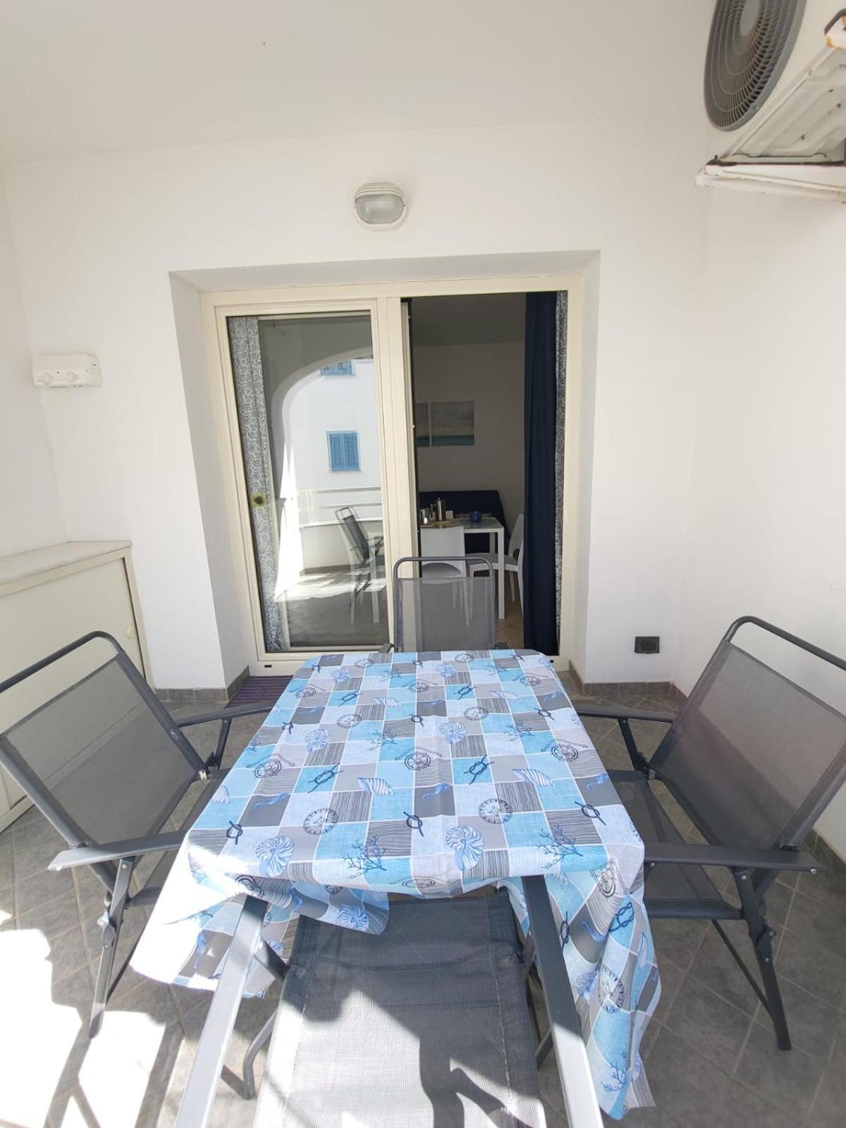 Le Residenze Blu Sardinia Aparthotel La Caletta Exteriör bild